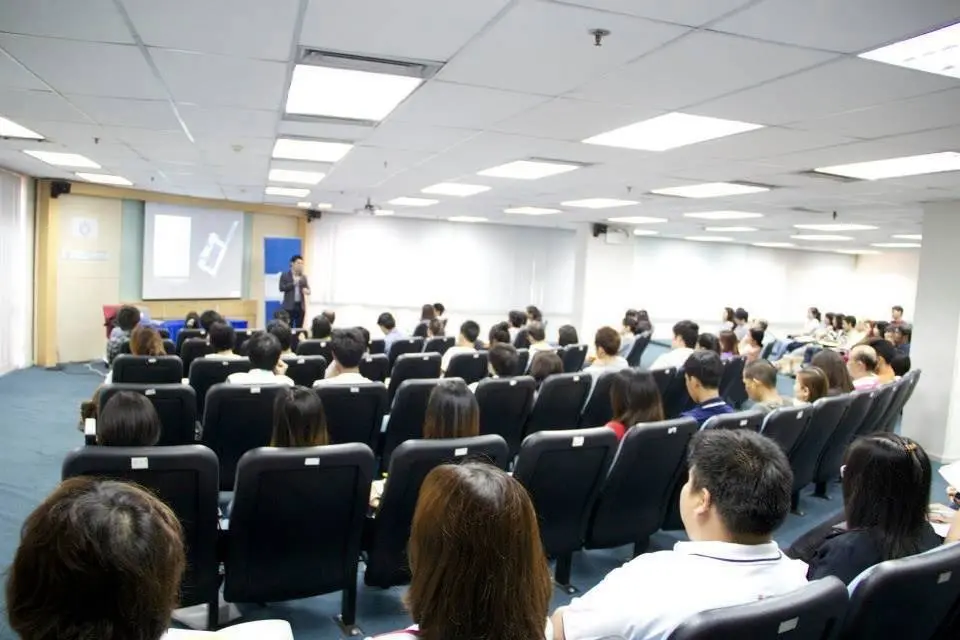 การบรรยายในห้องประชุมองค์กร